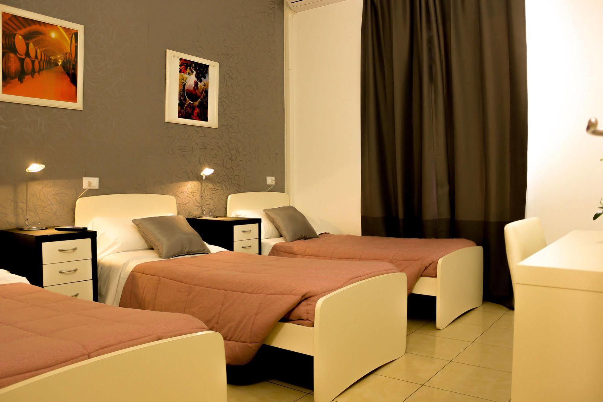 Hotel Rossovino Milano Exterior photo